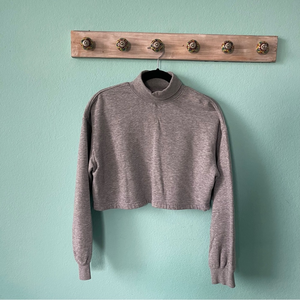 H&M Cropped Long Sleeve